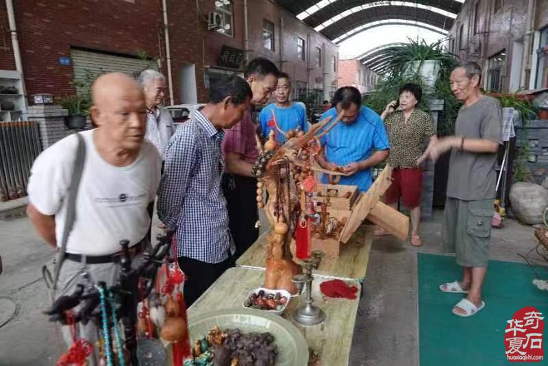 洛阳奇石古玩文化城跳蚤市场开市
