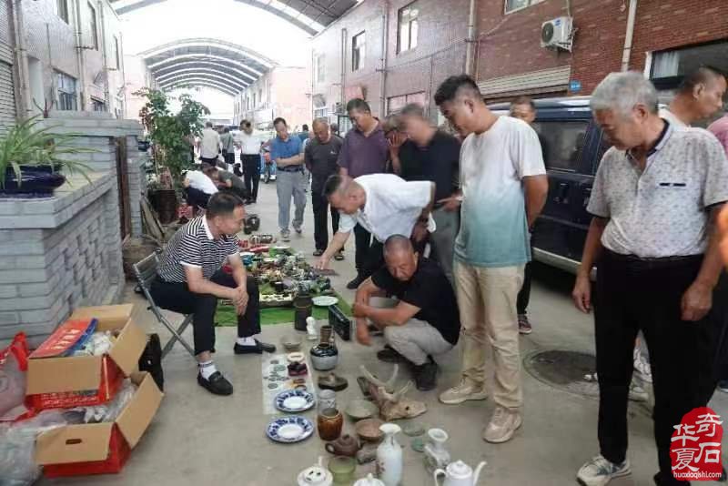 洛阳奇石古玩文化城跳蚤市场开市
