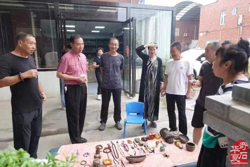 洛阳奇石古玩文化城跳蚤市场开市
