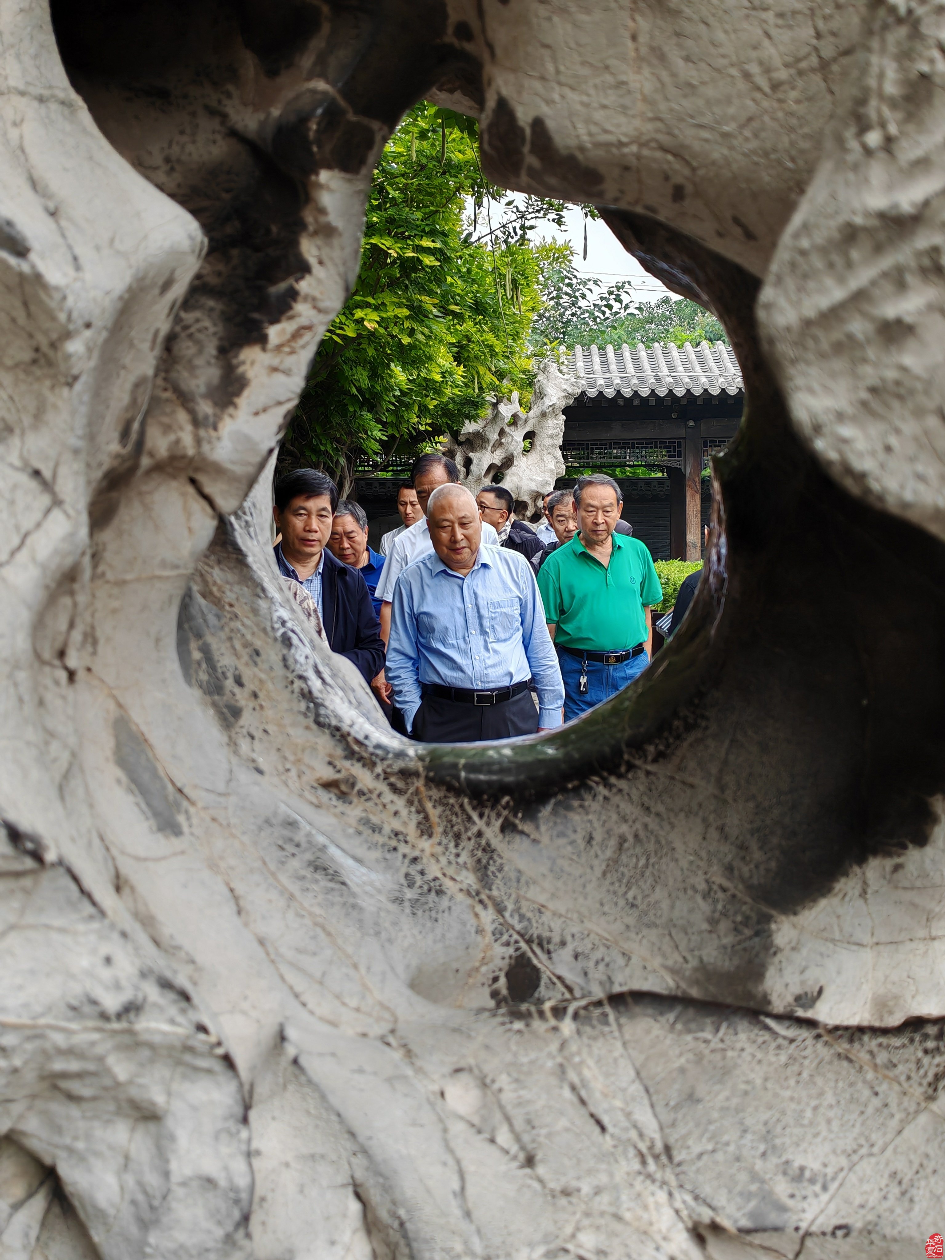 中国观赏石协会专家团到青州古城现场验收偶园“赏石艺术”（国家级非物质文化遗产）传承保护示范园项目