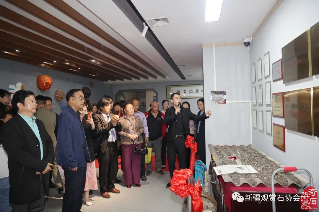 触摸45亿年前的星辰—一从中原陨石馆“陨石汝瓷”说起