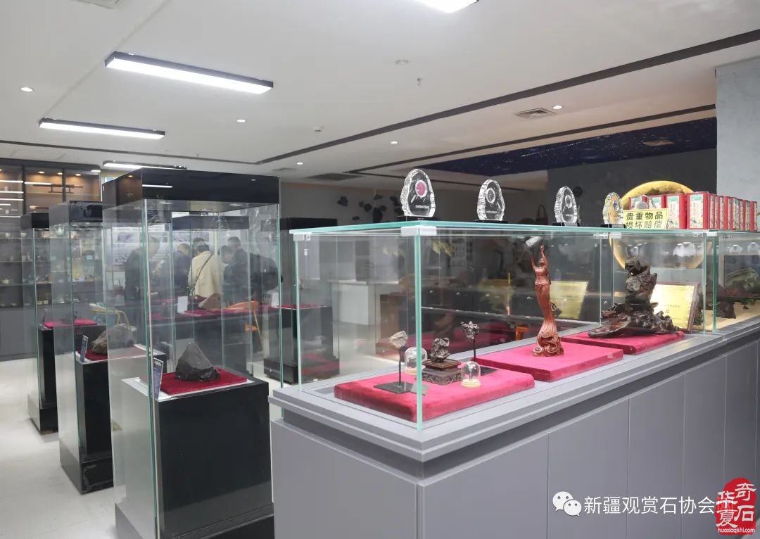 触摸45亿年前的星辰—一从中原陨石馆“陨石汝瓷”说起