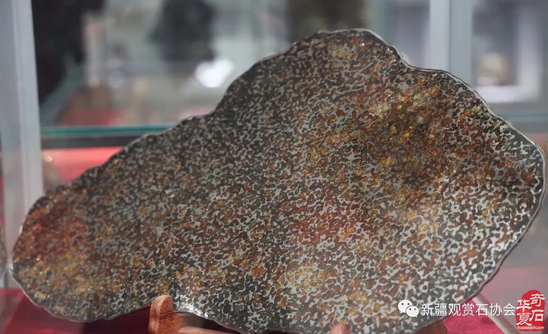 触摸45亿年前的星辰—一从中原陨石馆“陨石汝瓷”说起