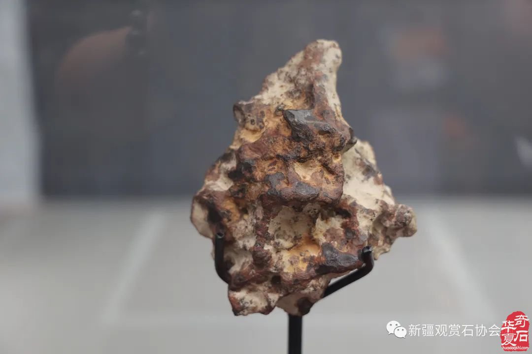 触摸45亿年前的星辰—一从中原陨石馆“陨石汝瓷”说起