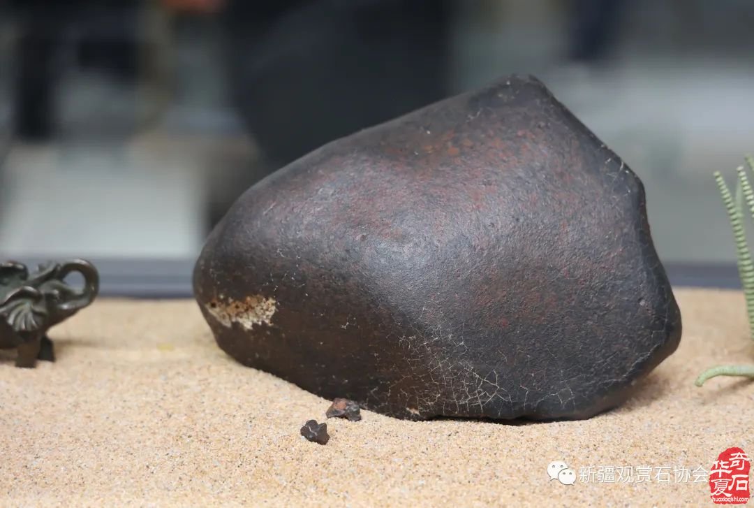 触摸45亿年前的星辰—一从中原陨石馆“陨石汝瓷”说起