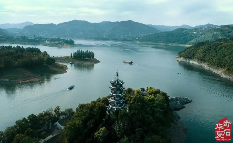 【赏石纪实报道】 石上有石寻石巧遇记