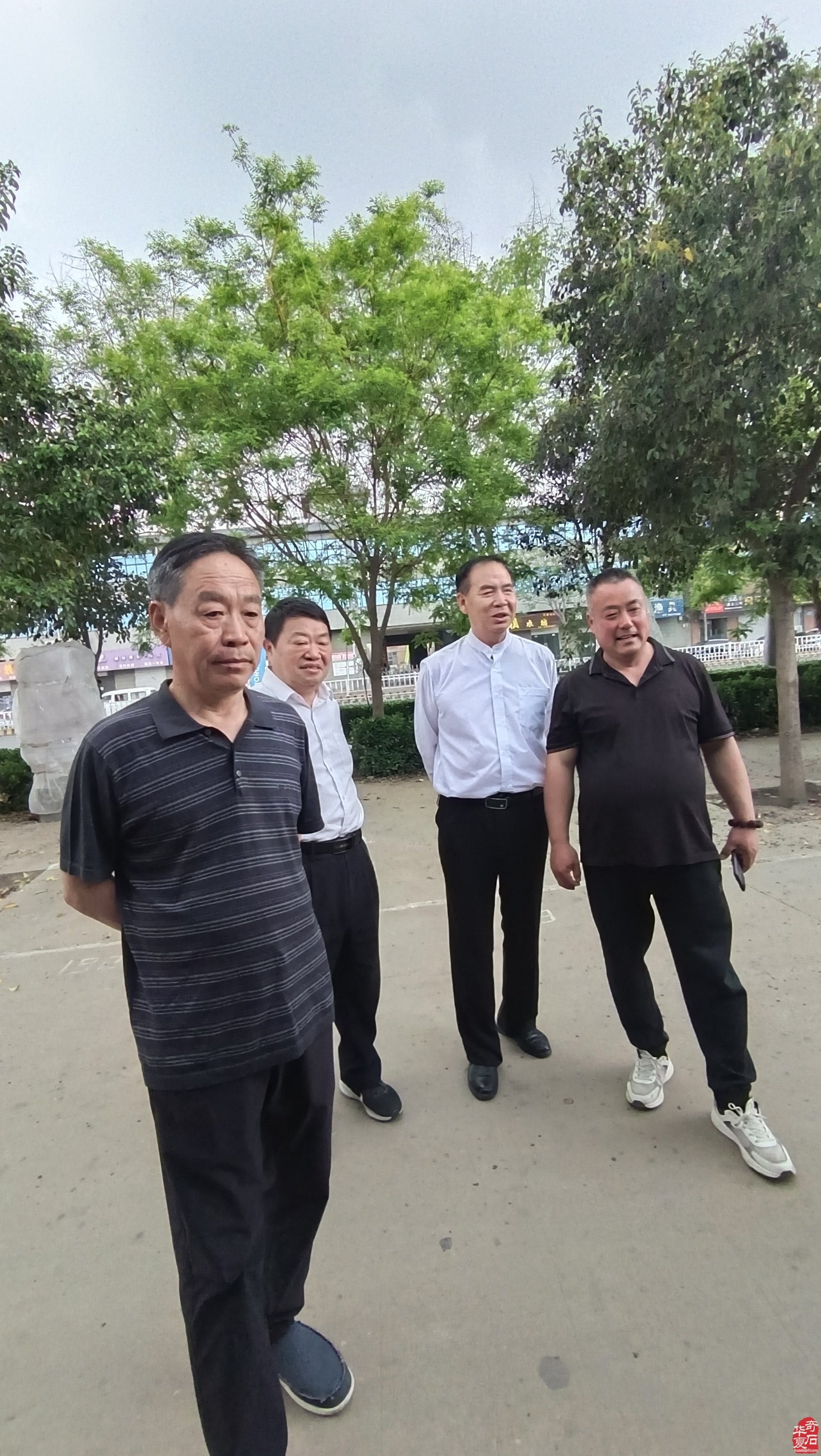 洛阳石展结束多日了不清场依然服务