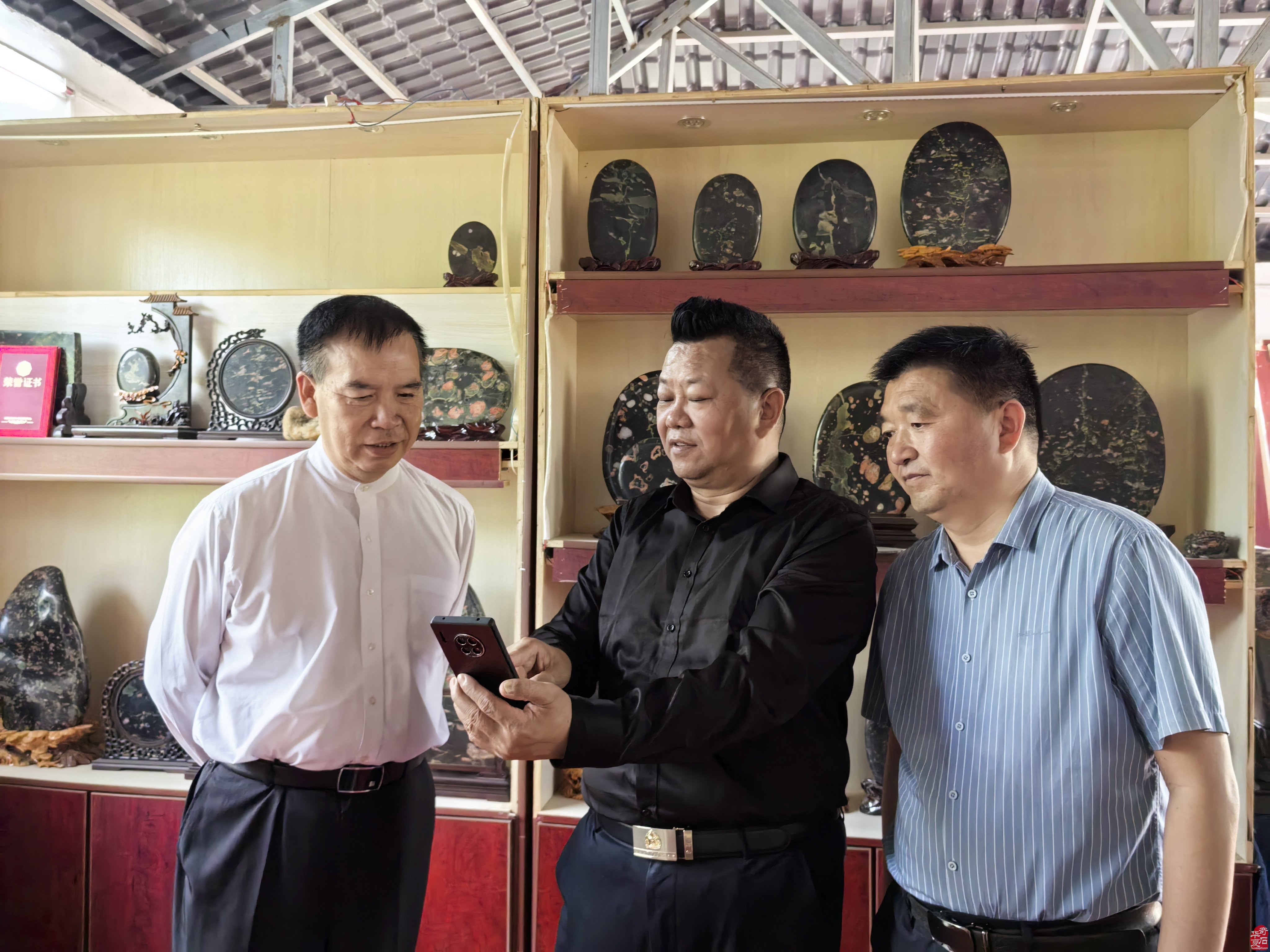 中国观赏石协会形象大使周发猛再访洛阳