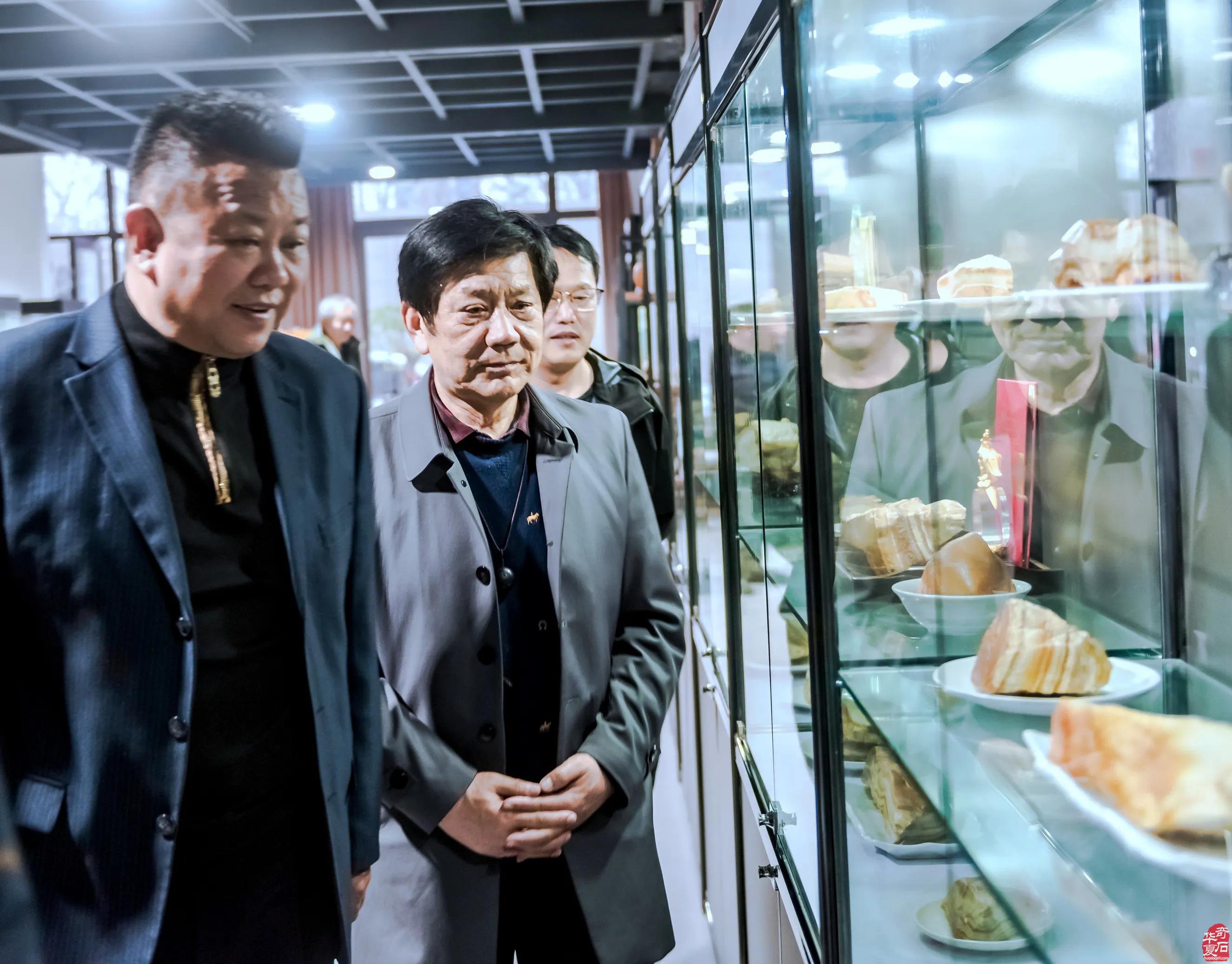 震撼赏石人且看长江精品肉石艺术馆