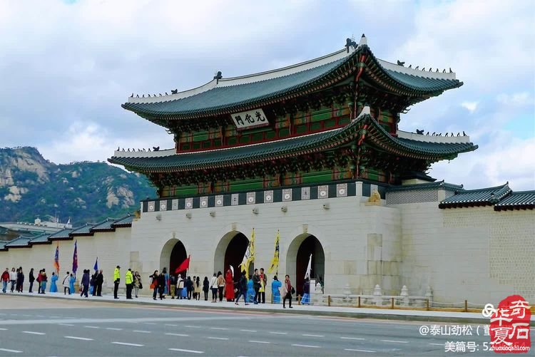 中国石界创新篇、中韩石友大联欢——青岛赏石文化万里行，共同演绎跨国赏石盛会