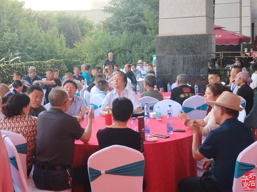 庆八一兰州石博会举行盛大别开生面的晚宴