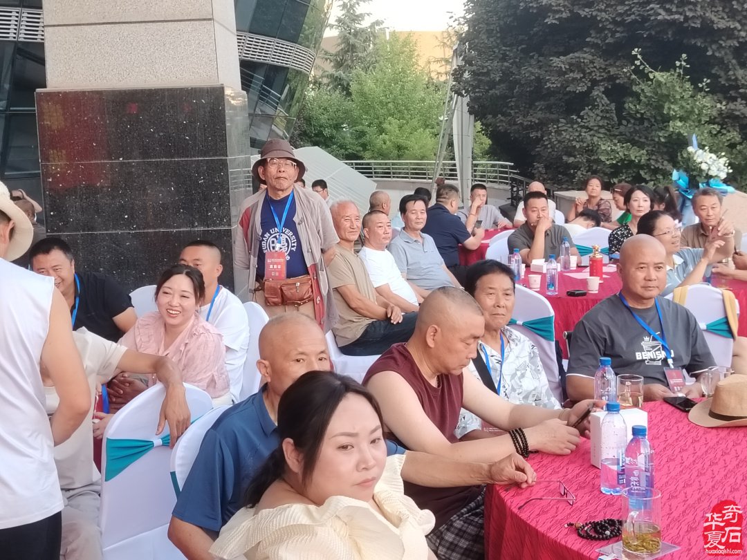 庆八一兰州石博会举行盛大别开生面的晚宴