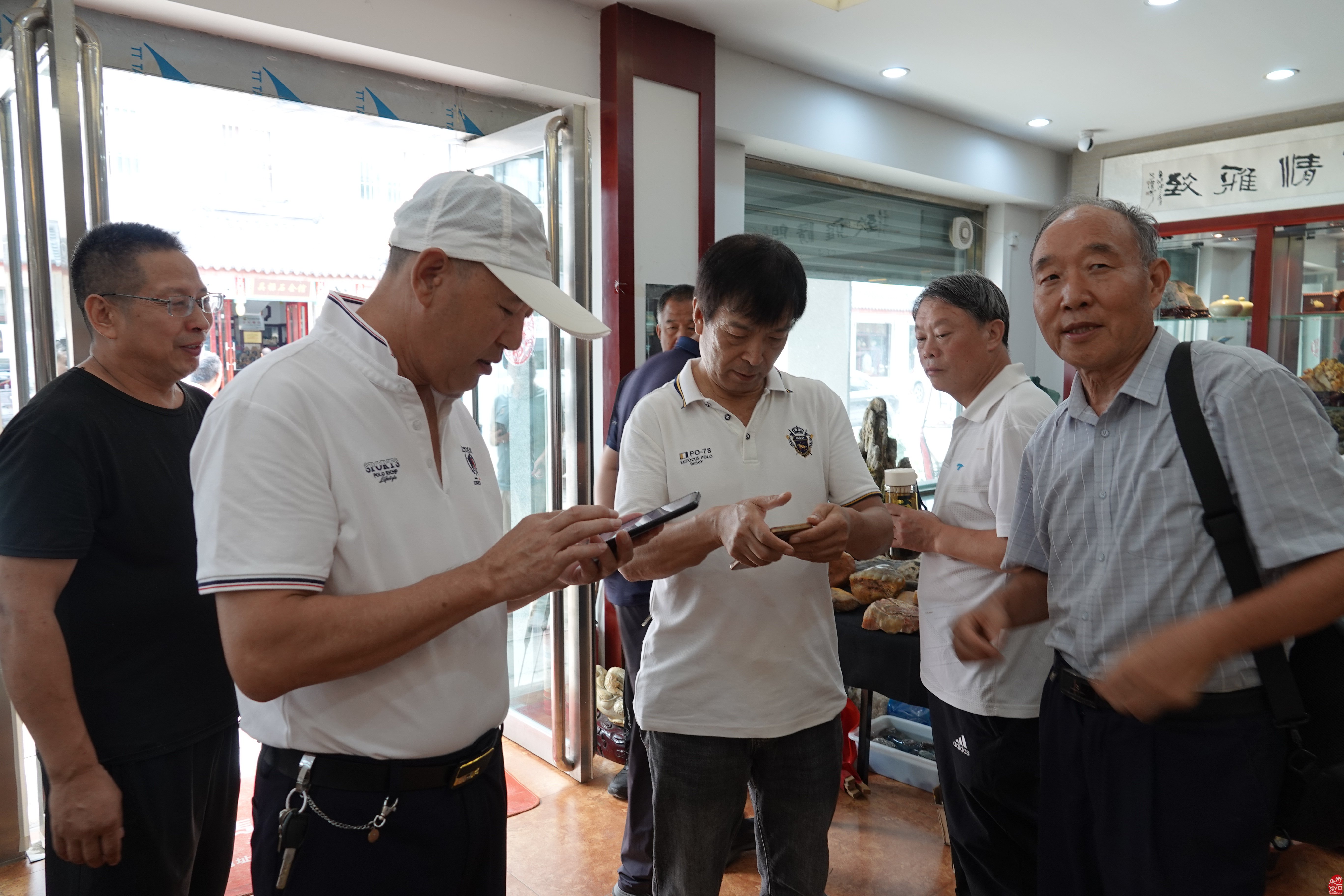 洛阳石界全国第十三个赏石日举办丰富多彩的活动