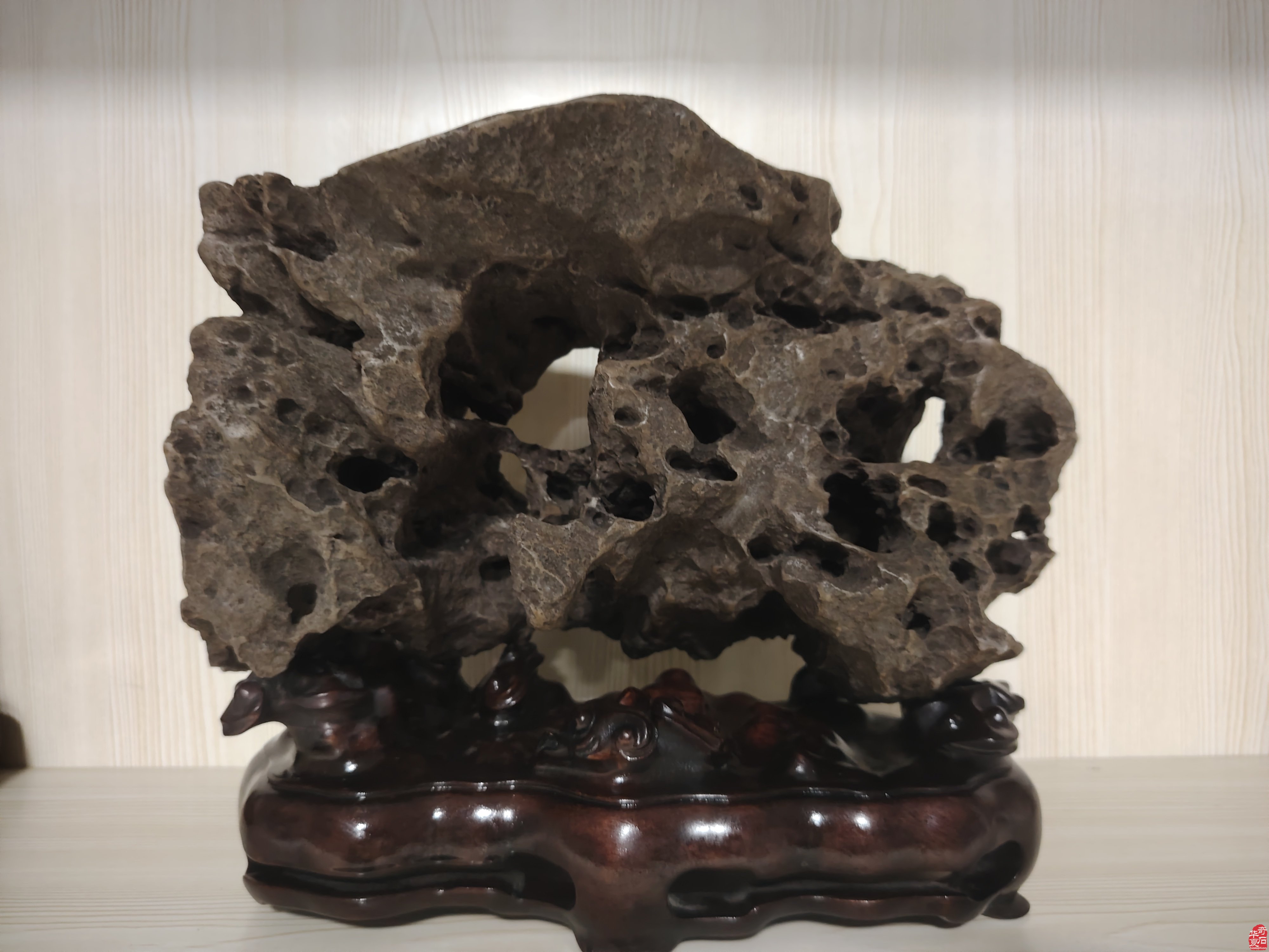 奇石是赋予生命意义的艺术品