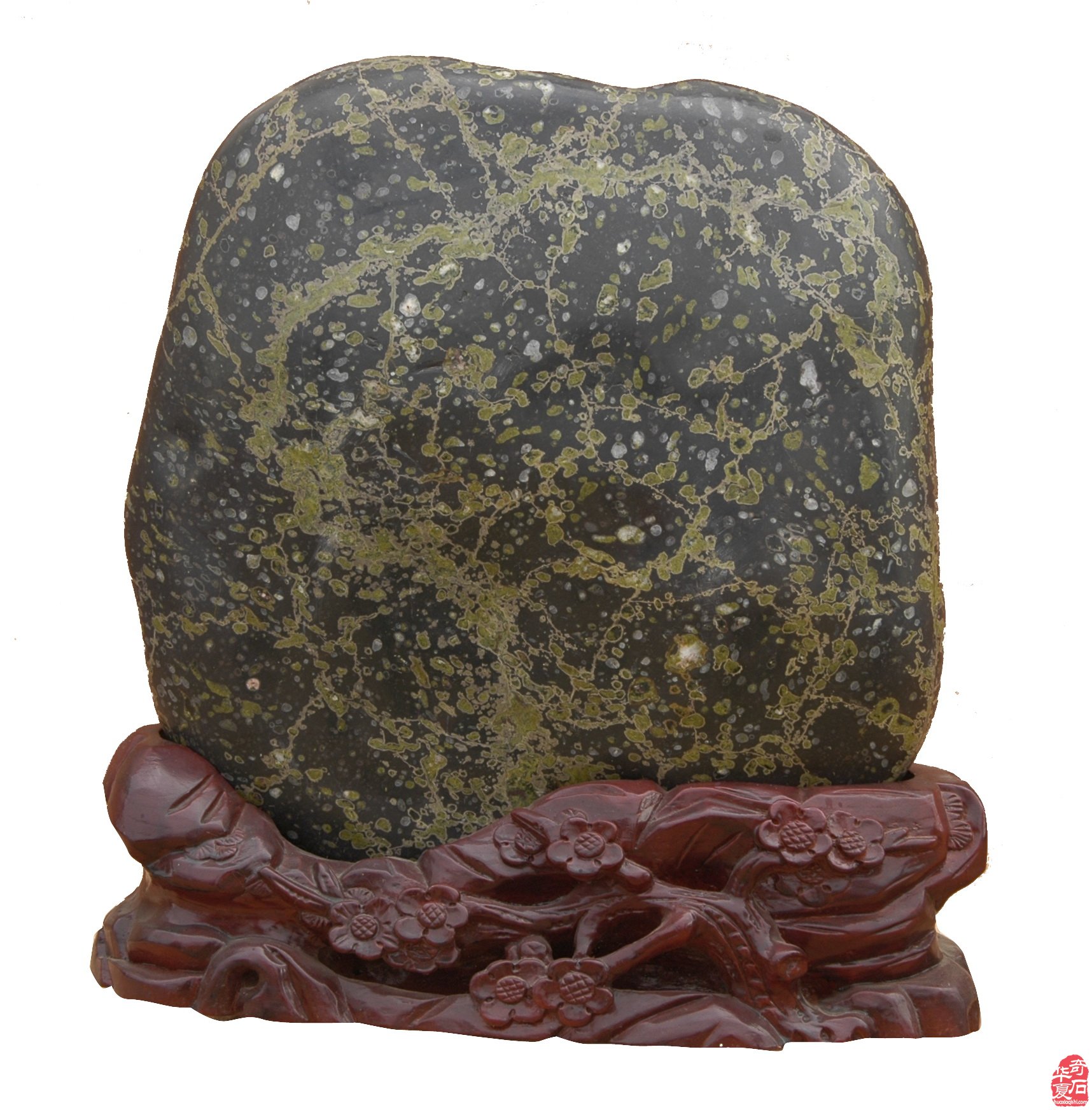 奇石是赋予生命意义的艺术品