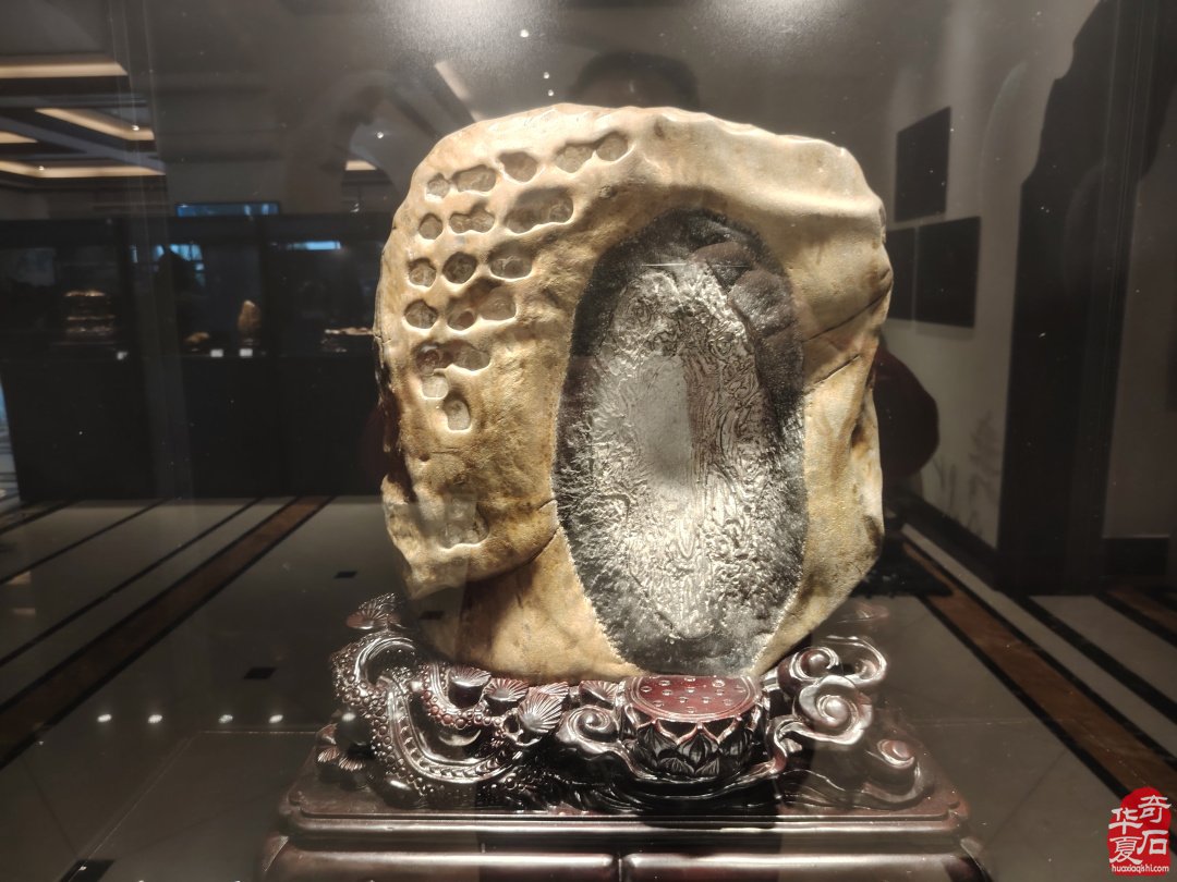 海峡两岸（海南）首届观赏石精品展隆重开幕