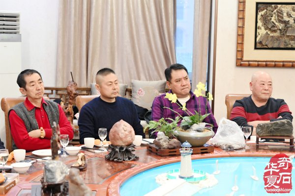 青岛市根石盆景艺术协会九届三次会长办公会成功召开