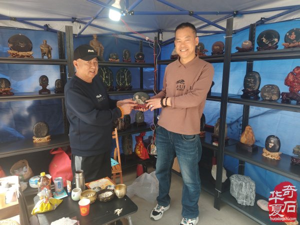 铲摊之后：当“兵哥哥“的激情碰撞赏石文化的静水深流