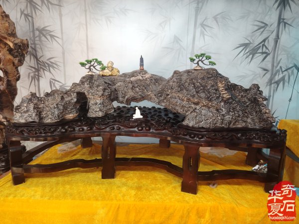 铲摊之后：当“兵哥哥“的激情碰撞赏石文化的静水深流