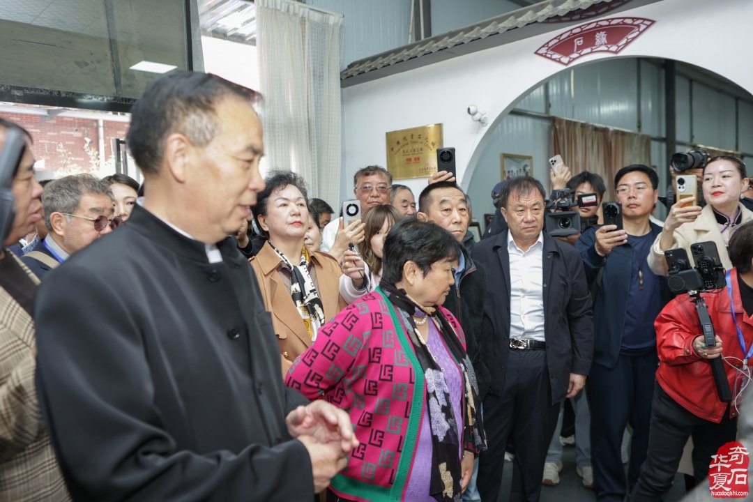 洛阳第三十三届“大乾门杯”国际赏石文化艺术展暨交易会圆满落下帷幕