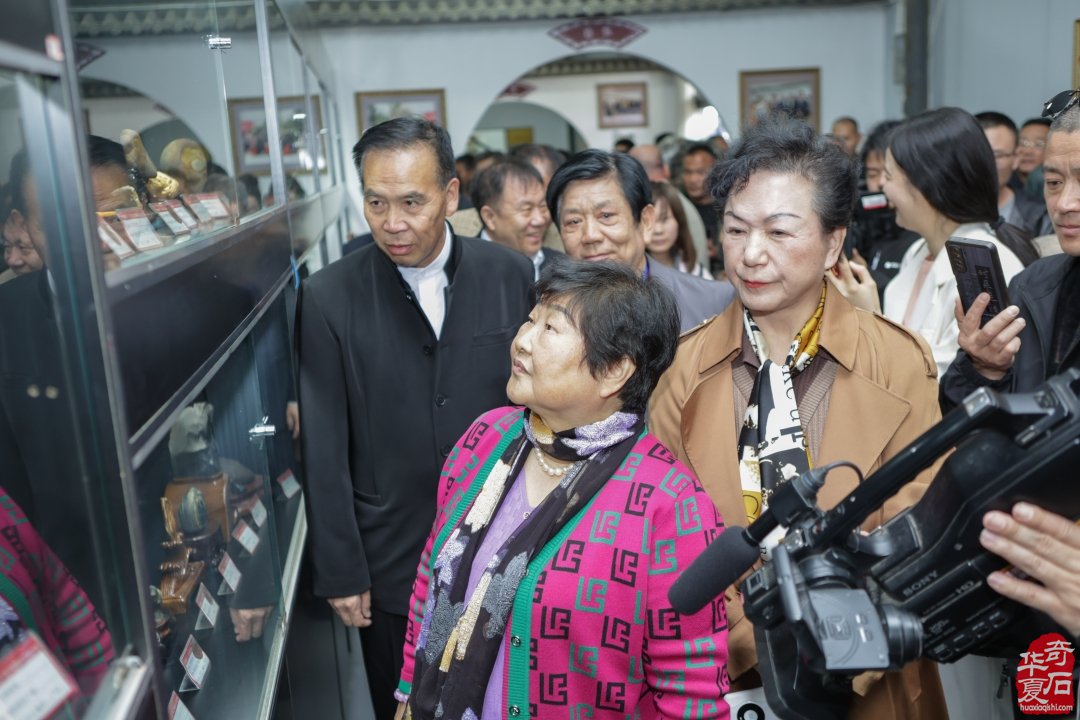 洛阳第三十三届“大乾门杯”国际赏石文化艺术展暨交易会圆满落下帷幕