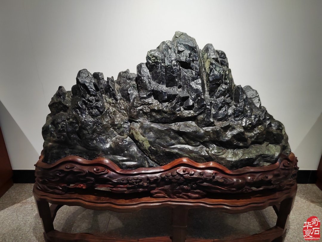 洛阳赏石文化活动万里行夜访大连
