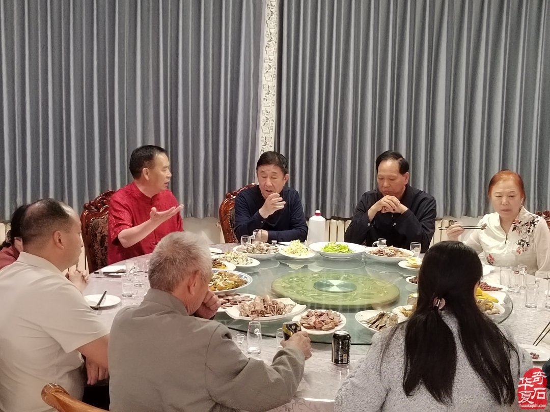洛阳赏石文化活动万里行夜访大连