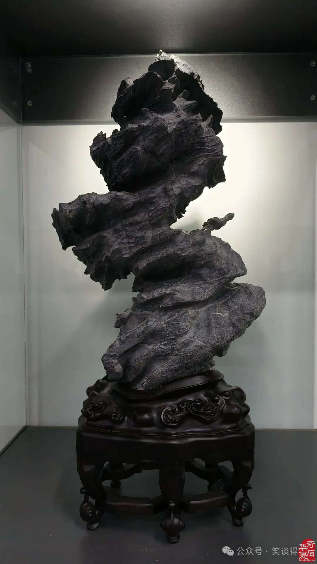 欣赏石界俏佳丽贵州乌蒙磬石