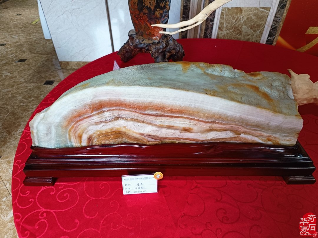 河南宝丰有一个酷爱奇石的肉石大王