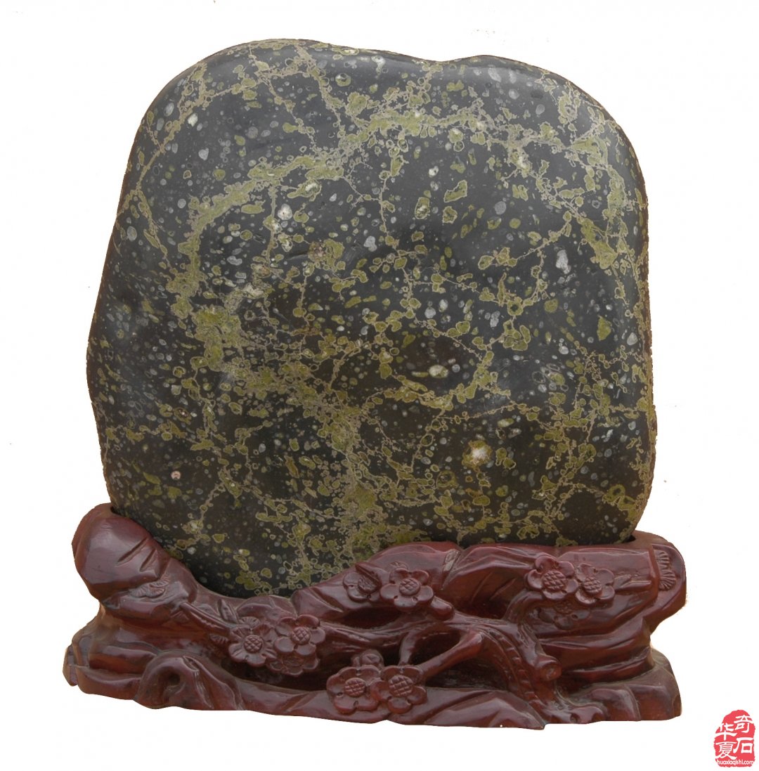 赏石的过程是心灵与石道所同化的过程