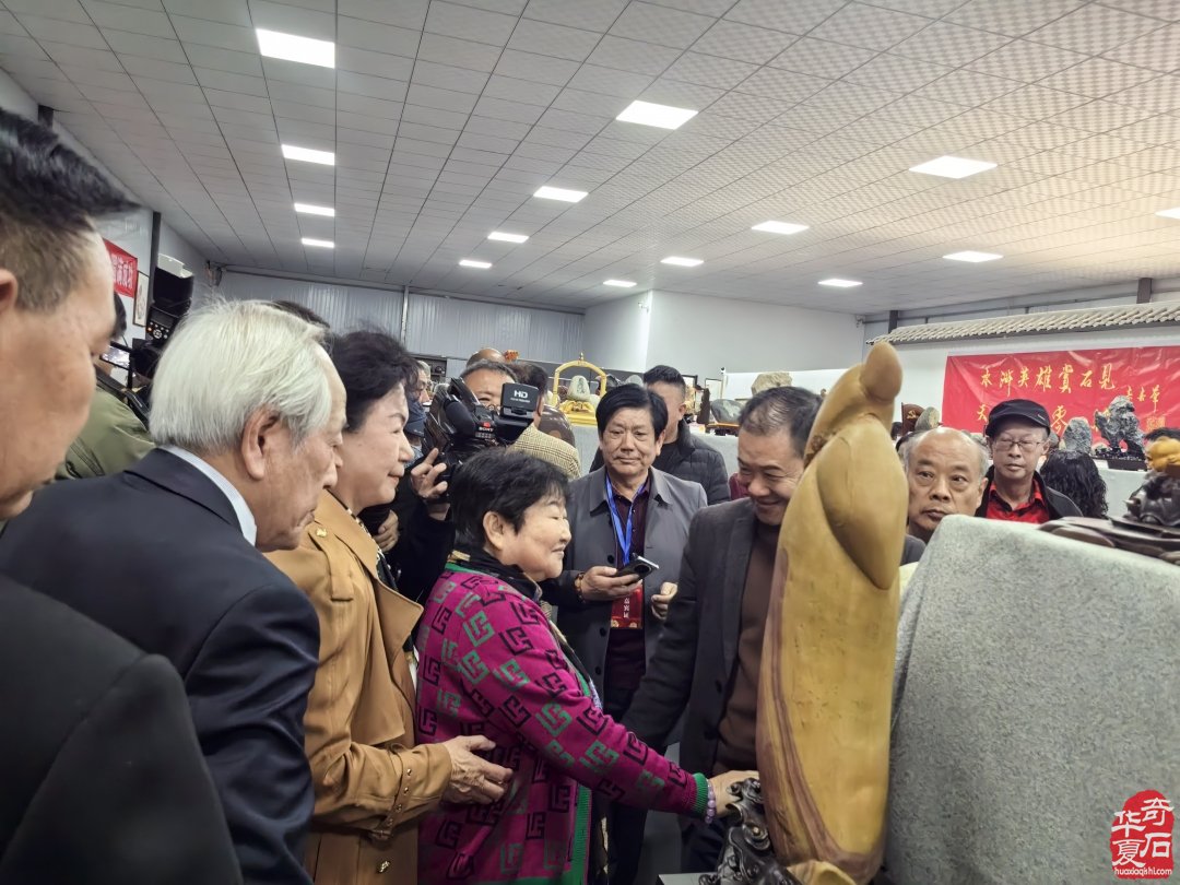 为洛阳赏石文化艺术展荣获“十大品牌展会”点赞