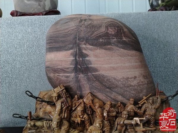 洛阳石界举办迎国庆红色精品奇石展