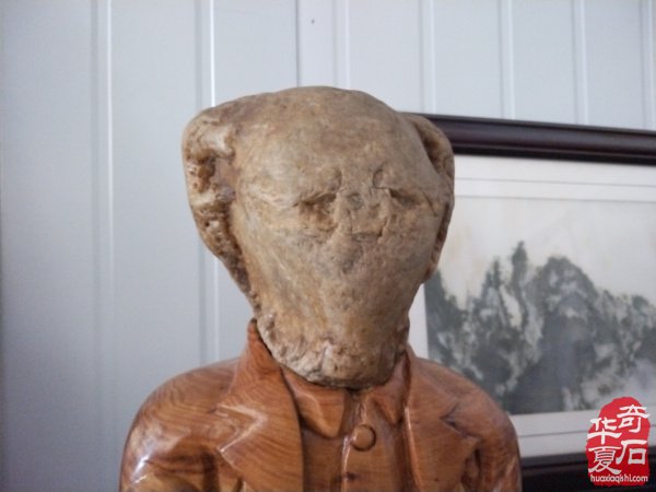 洛阳石界举办迎国庆红色精品奇石展