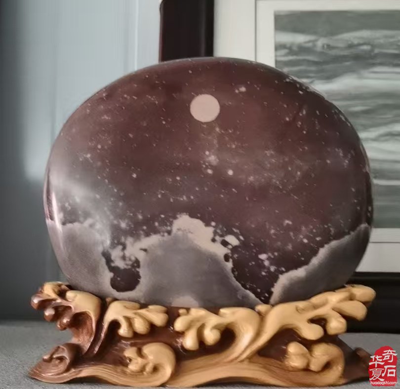 洛阳石界举办迎国庆红色精品奇石展