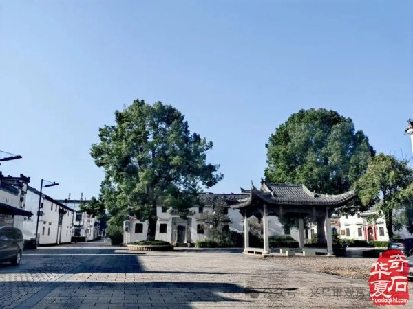 隐于古民居里的山外世界——对季勤勤的访谈录