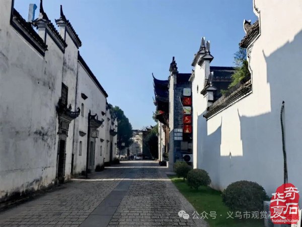 隐于古民居里的山外世界——对季勤勤的访谈录