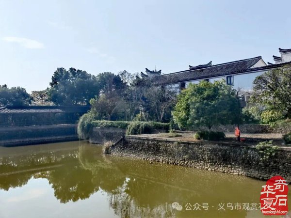 隐于古民居里的山外世界——对季勤勤的访谈录