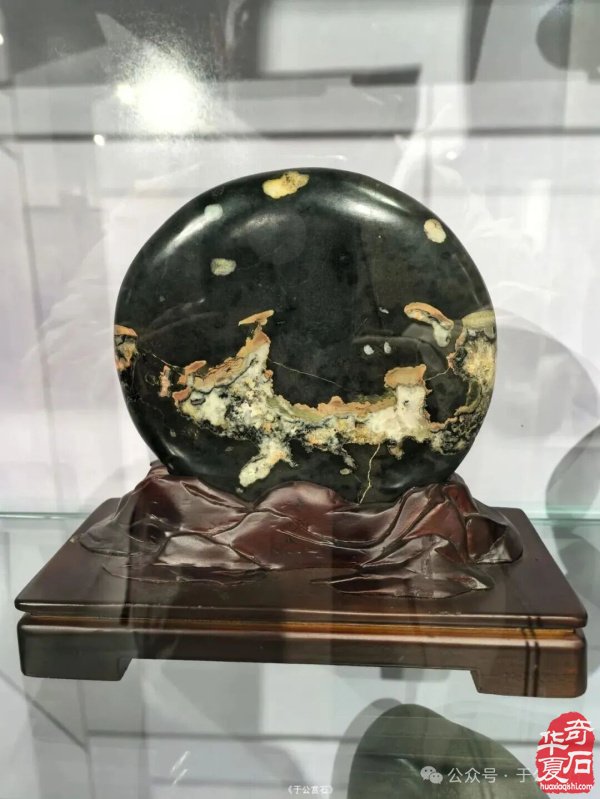 黄河石韵凝初心·陇原挚友赴新程 ——谨以此诗贺迎新春黄河石精品展暨甘肃省观赏石协会石友联谊会 原创 馨然 于公赏石 2025年12月9日 00:06 甘肃 