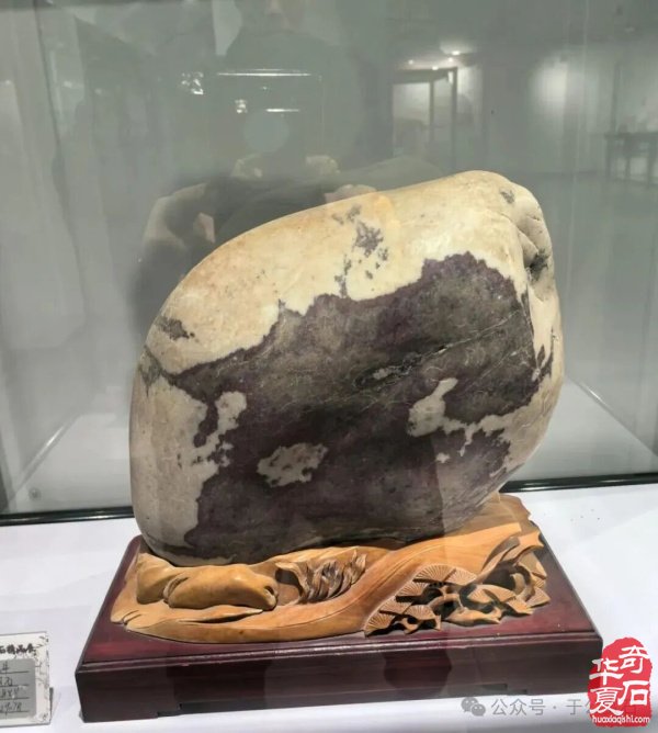 黄河石韵凝初心·陇原挚友赴新程 ——谨以此诗贺迎新春黄河石精品展暨甘肃省观赏石协会石友联谊会 原创 馨然 于公赏石 2025年12月9日 00:06 甘肃 