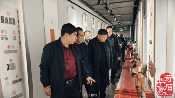 黄河石韵凝初心·陇原挚友赴新程 ——谨以此诗贺迎新春黄河石精品展暨甘肃省观赏石协会石友联谊会 原创 馨然 于公赏石 2025年12月9日 00:06 甘肃 