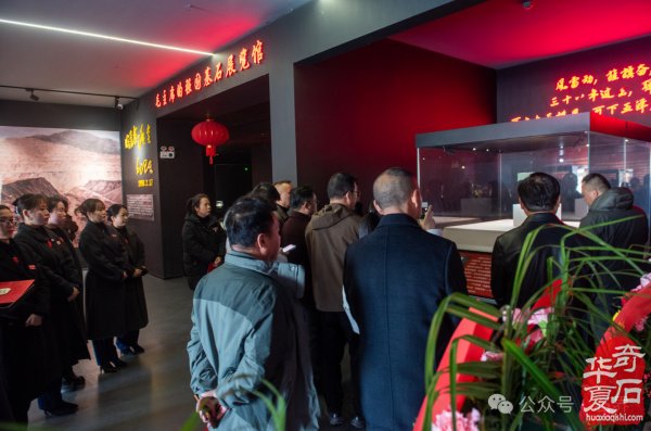 毛泽东诞辰纪念日《中华龙魂》沙漠漆特展在韶山揭幕