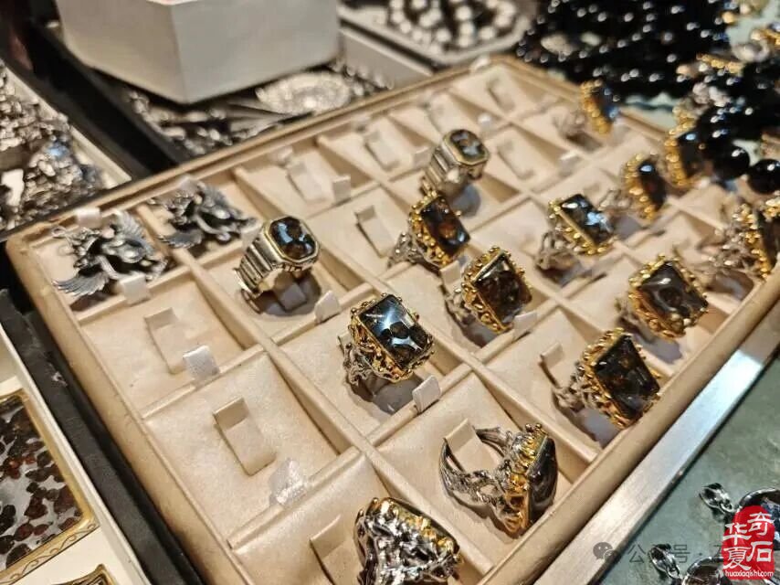 2026海南三亚观赏石博览会盛大开幕 天外陨石引爆现场