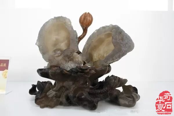 雅居中摆放精美奇石的妙处 图