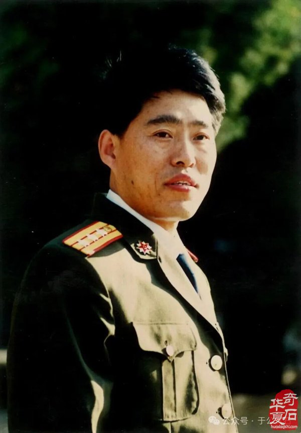 退有所作 休有所为 生命不息 赏石不止 ——退休军人郑忠献身赏石文化事迹