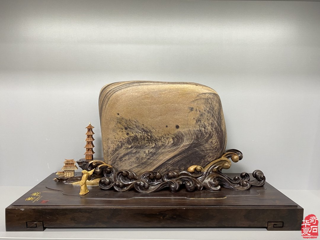 石韵骏风开新运 五骥呈祥贺锦程