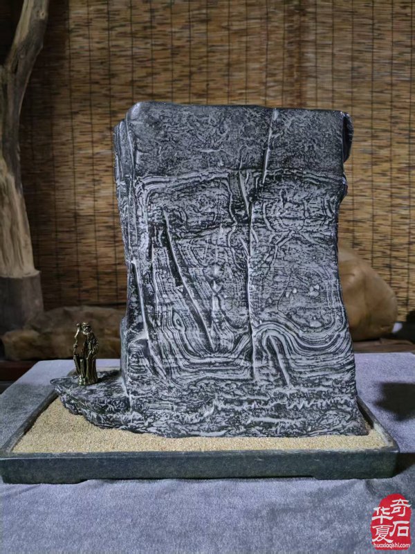 石道仁心 情系纹石——记海南省观赏石协会副会长饶建东