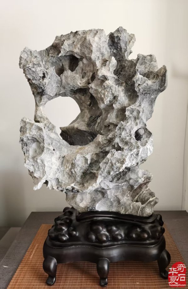 为人忠厚谦和待人真诚坦荡的饶建东