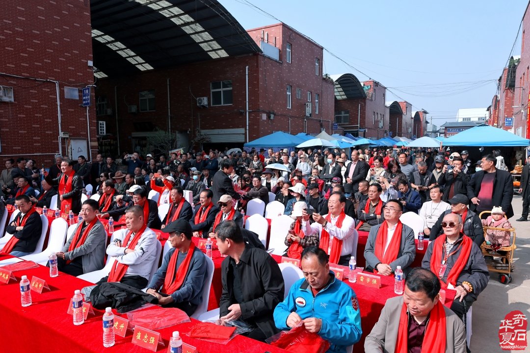 洛阳亲友如相问，一片冰心在玉壶-----参加中国洛阳第三十四届赏石文化艺术展有感