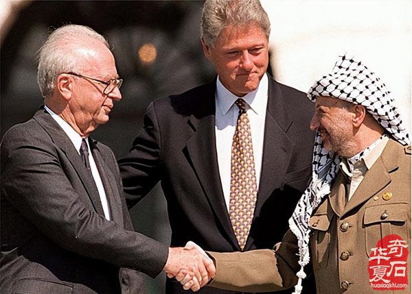 又见“阿拉法特”肖像石 图