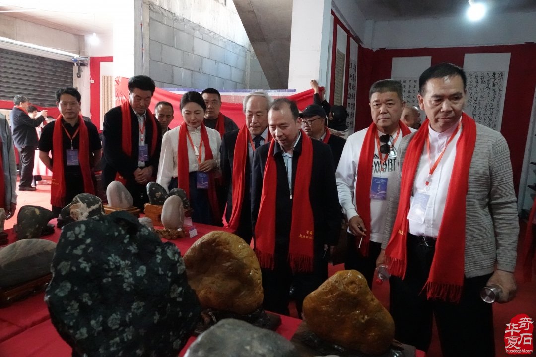 金秀卿：第四届汝州市赏石展参观记